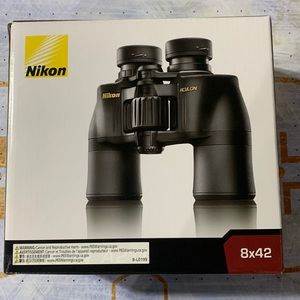Nikon A211 8x42 Binoculars